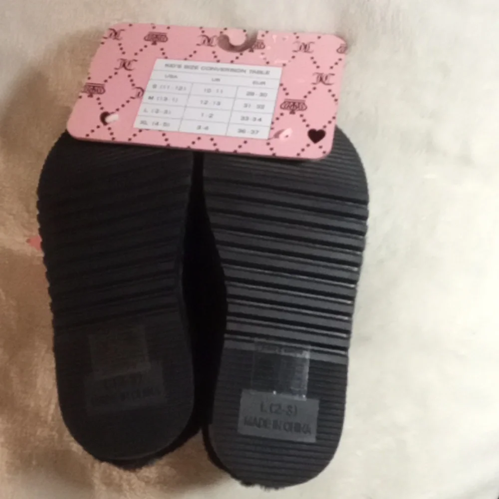 Juicy Couture Black + Silver Heart Kids Slippers Size 2-3 NWT